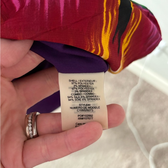 Alice + Olivia Silk Ikat Print Open Back Dress Size S Multicolor V-Neck - Picture 6 of 8